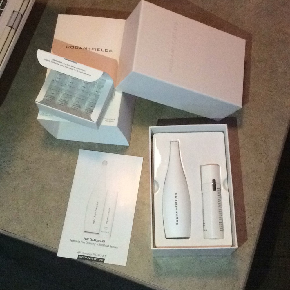 Rodan + Fields Pore cleanser